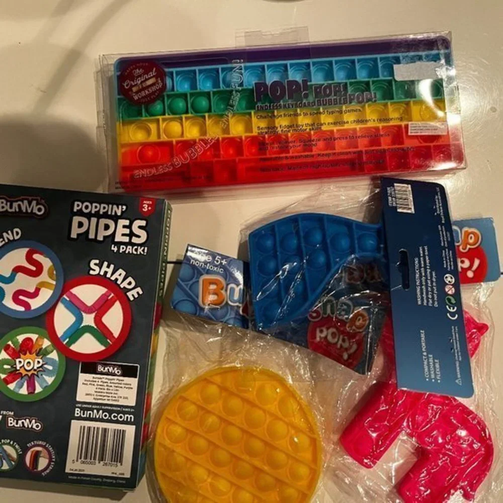 Pop-Its and Poppin Pipes / Fidget Toys (new)‎
